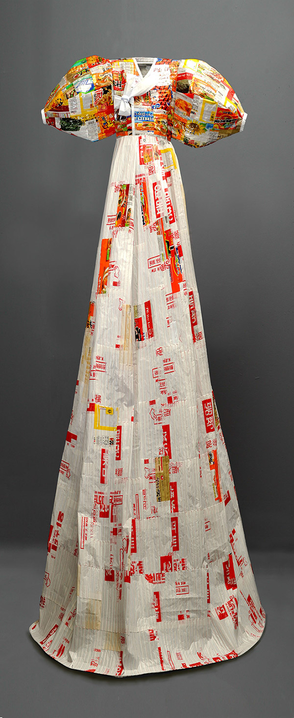 Koreanisches Müllkleid (Hanbok)