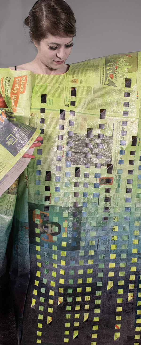 Robe aus Zeitungspapier X (Detail)